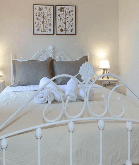 White bedroom at Polixeni’s House